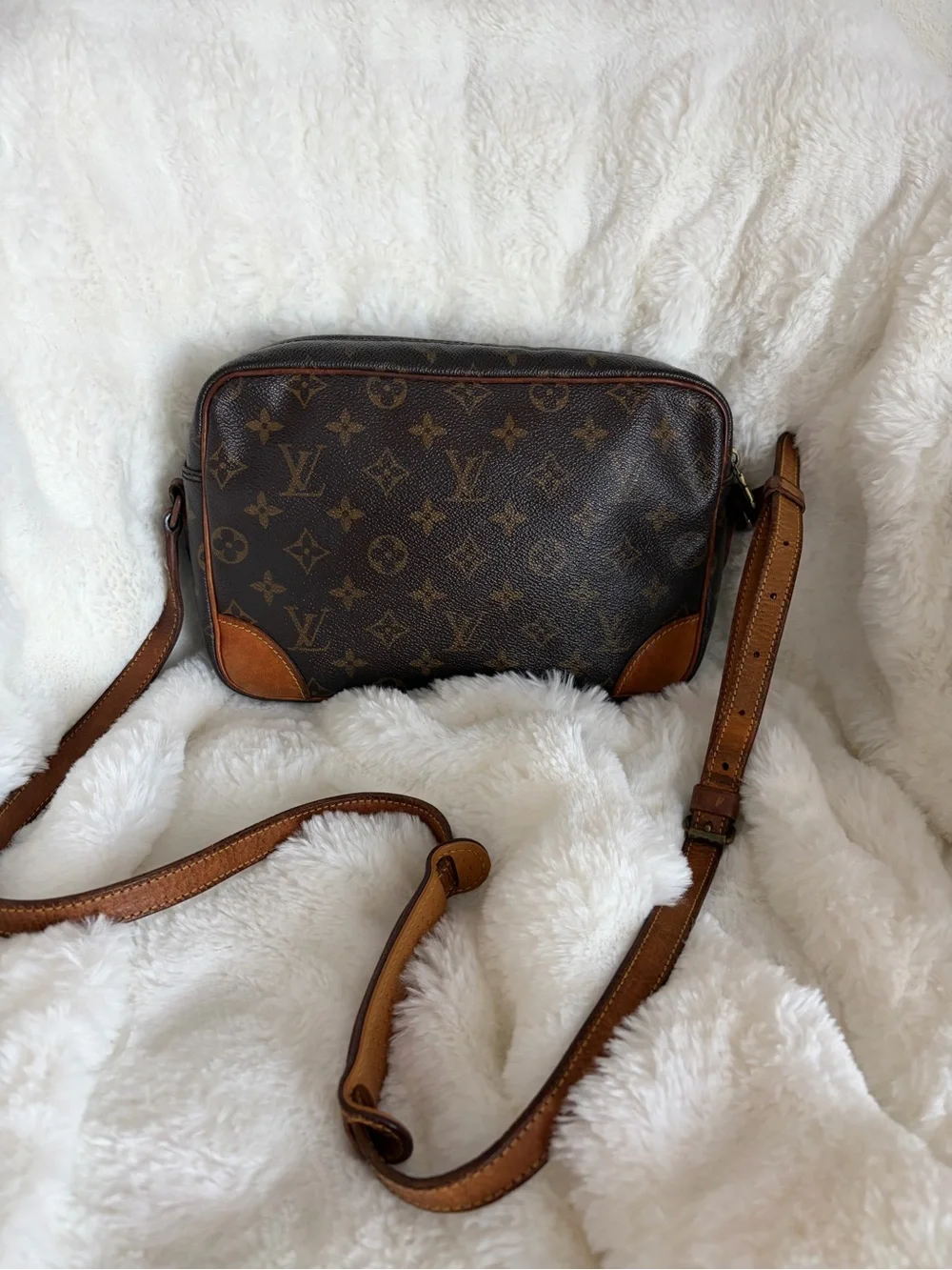 Vintage Louis Vuitton Monogram Trocadero 27 Crossbody Bag Authentic